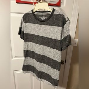 American Eagle t shirt